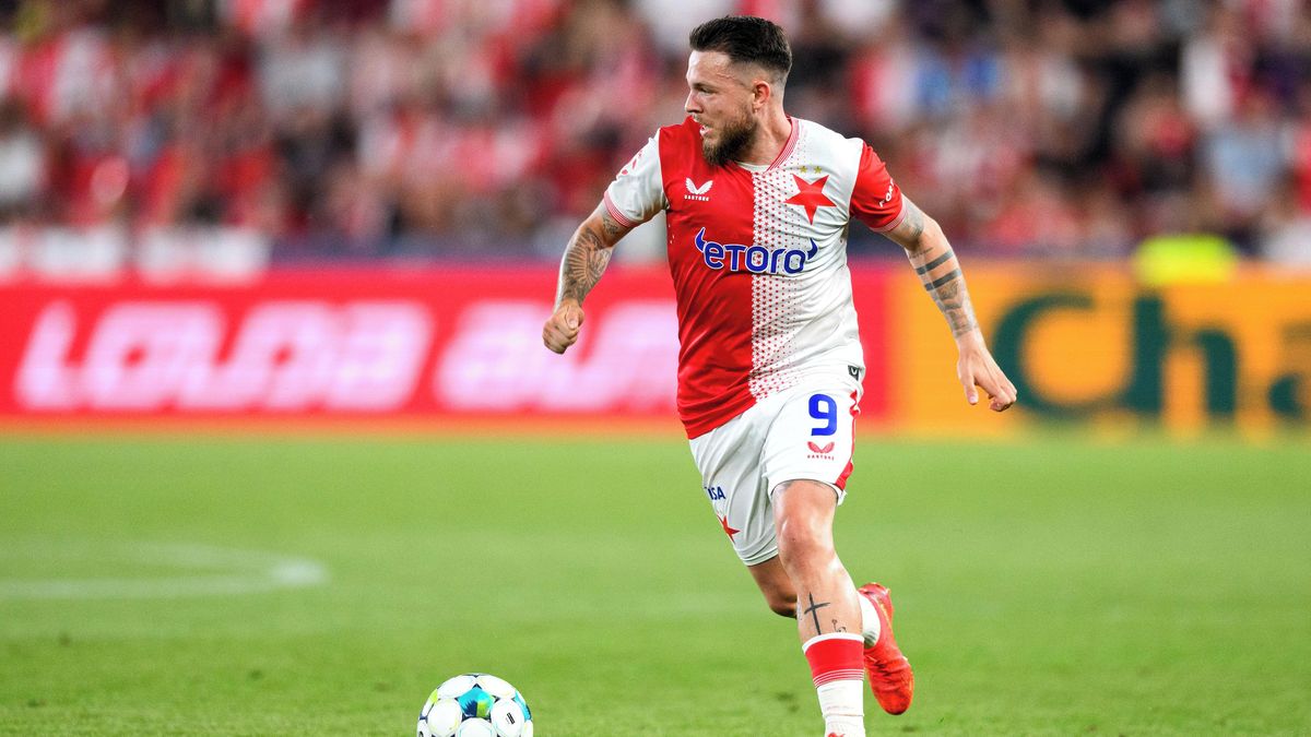Slavia začala přípravu bez dvou hráčů. Klub řeší jejich angažmá v jiném klubu