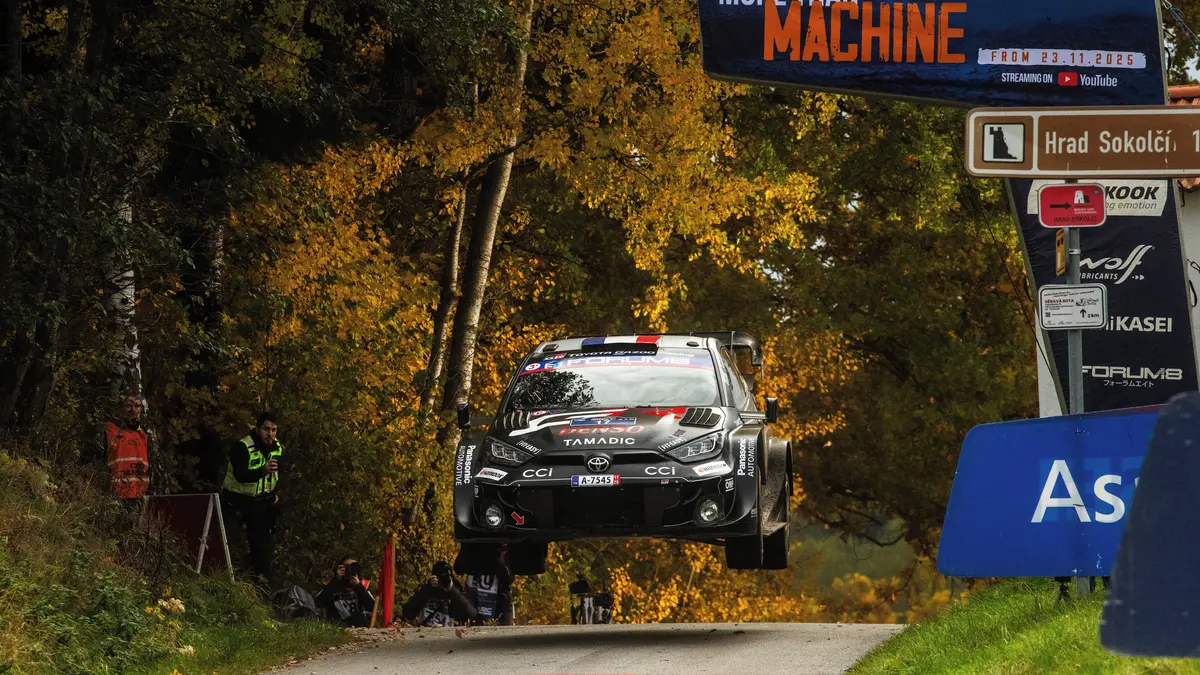 Solberg je před závěrem Italské rallye v čele a drží šanci na titul