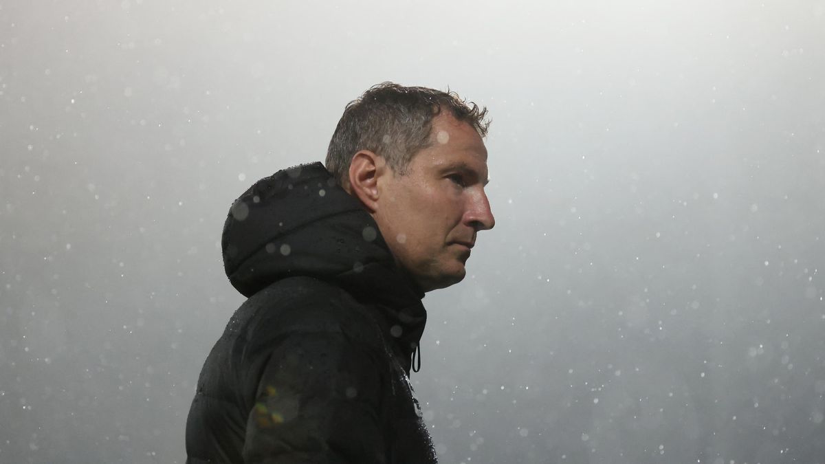 FOTBAL ONLINE: Zápas kvůli počasí přerušen! Mohutný déšť obral Spartu o gól, soupeřovu trefu odvolal VAR