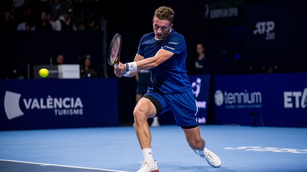 Lehečka zabojuje o finále, v cestě mu stojí ranař z Francie