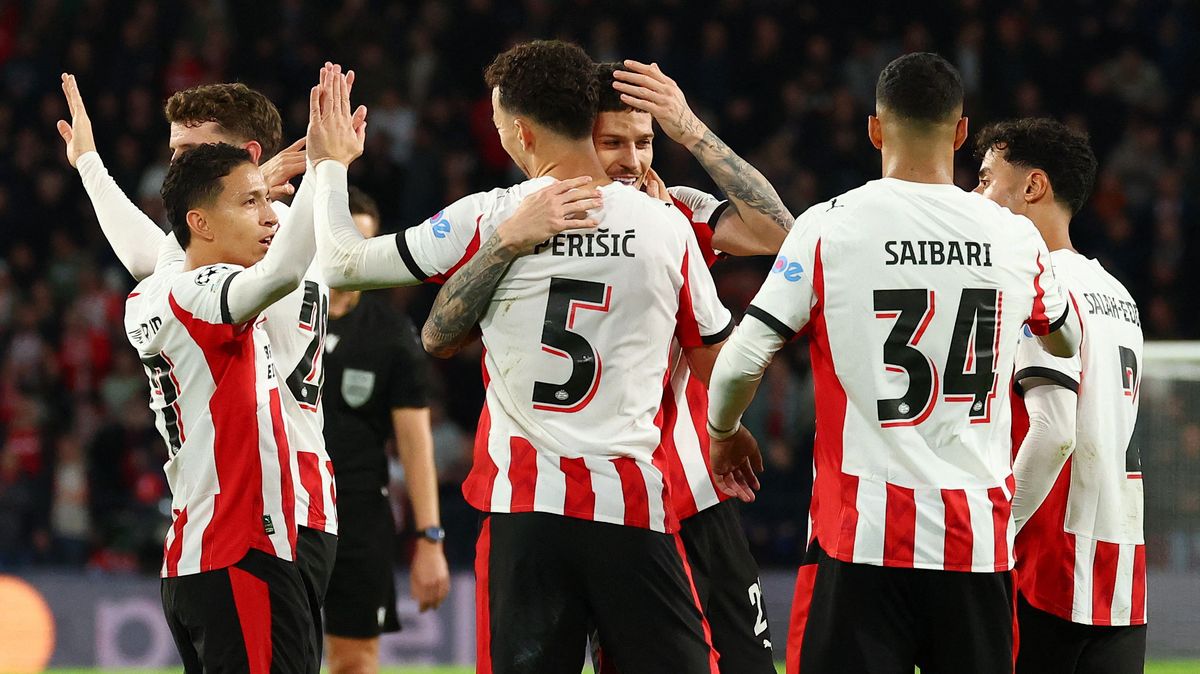 FOTBAL ONLINE: PSV s Kovářem zvýšil náskok! Arsenal už demoluje Atlétiko, Barcelona řádila