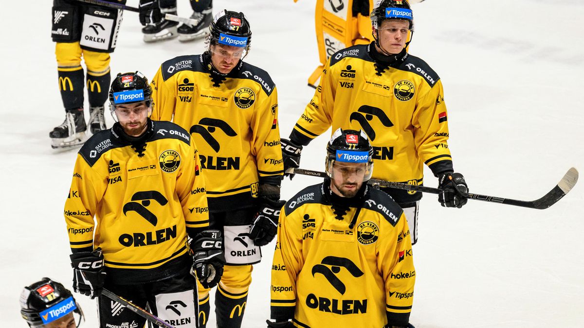 V podpalubí topič přikládá… Litvínov se potápí, fanoušci zuří a žádají hlavy