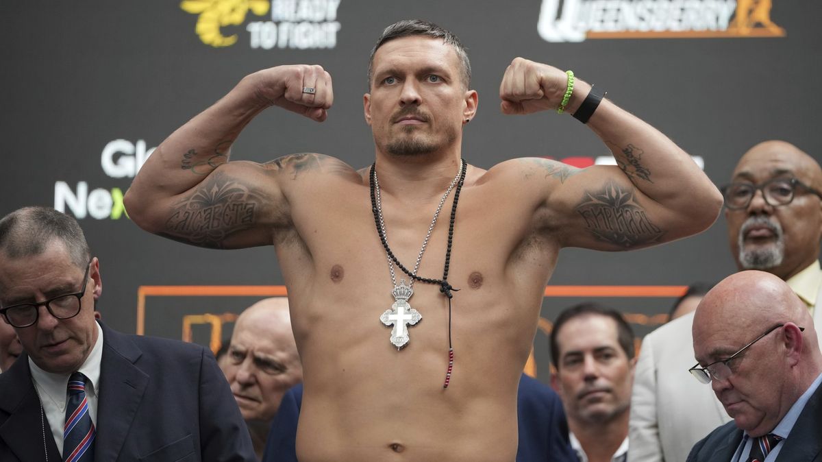 Ukrajinský boxer Usyk uvolnil mistrovský pás WBO v těžké váze
