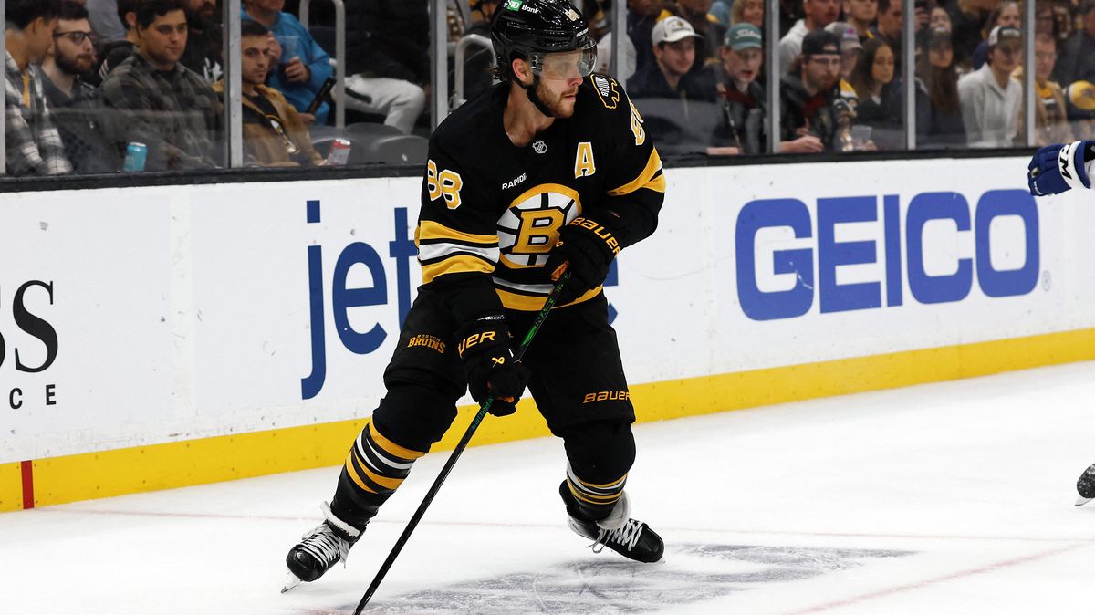 Přestřelka ve Vegas, Pastrňák rychle odpověděl na Hertlův zásah. Češi pomohli k obratu Canucks