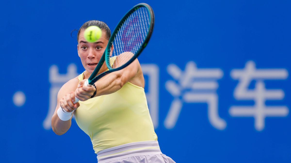 TENIS ONLINE: Valentová je zpět! Drama v úvodní sadě vrcholí