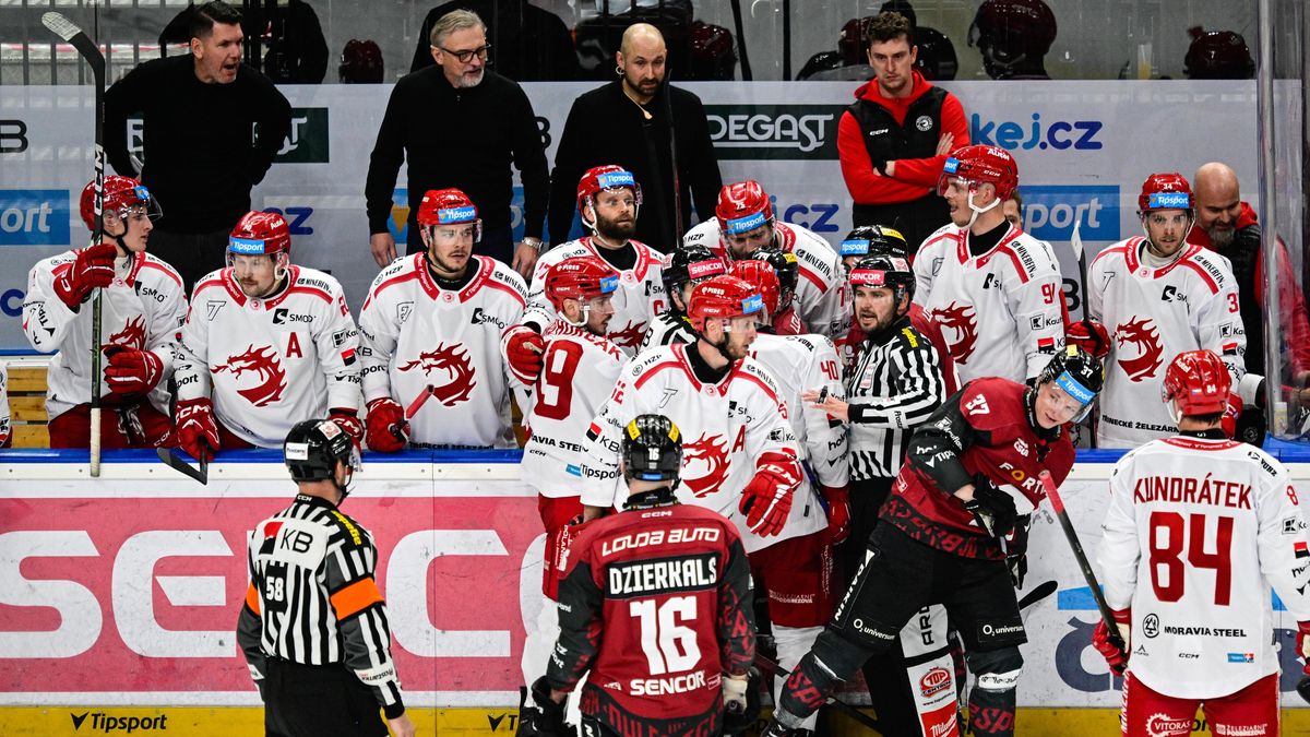 Raška ve šlágru potopil Spartu. Hraje extraligu, tohle bych chápal ve druhé lize, zkritizoval ho Nedvěd