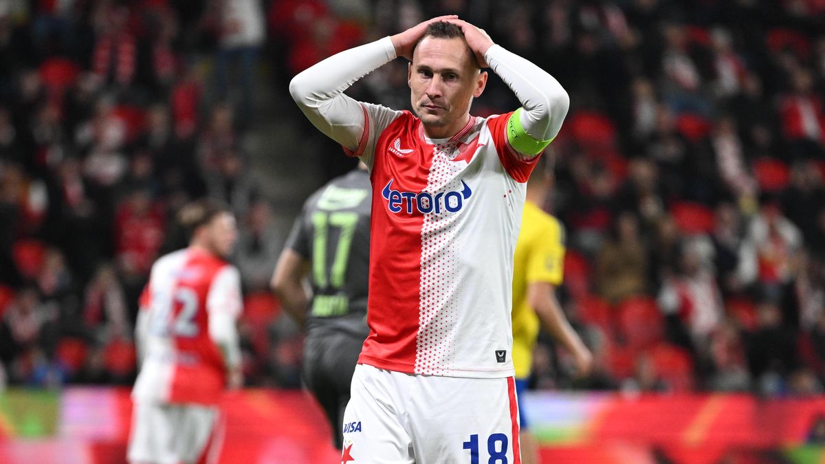 FOTBAL ONLINE: Slavia zvyšuje tlak, ale šance promarnila. Plzeň začala s Hyským na lavičce vítězně