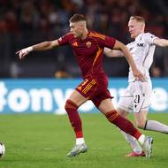 Václav Jemelka nahání Dovbyka.