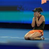 Linda Nosková slaví postup do finále v turnaje v Pekingu.