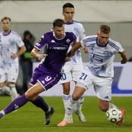 Edin Dzeko v souboji s olomouckým Janem Králem