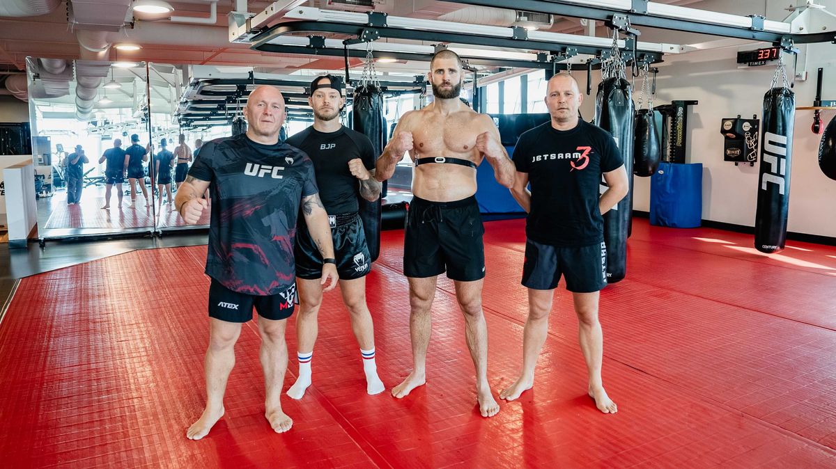 Jsem Procházkův velký fanoušek, přiznal kolega z UFC a ukázal na hrozbu