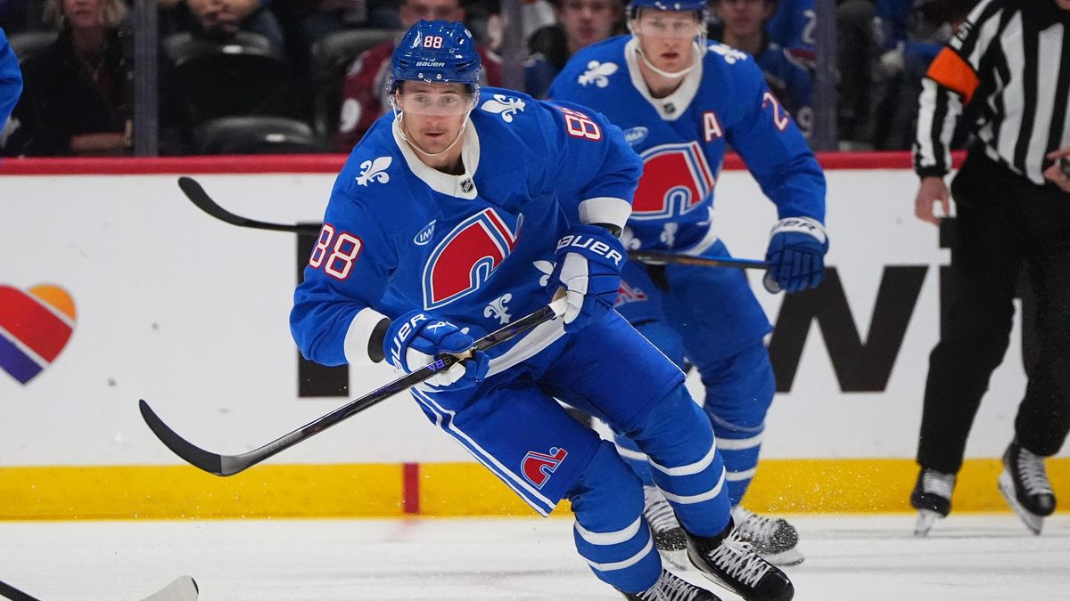 Nečas se v NHL blýskl třemi asistencemi, Dobeš sedmkrát inkasoval