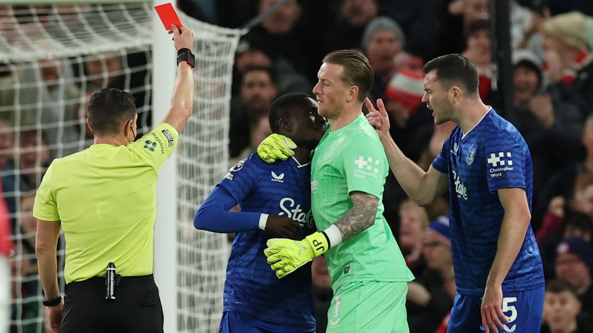 Everton i přes kuriózní vyloučení vyhrál na půdě Manchesteru United