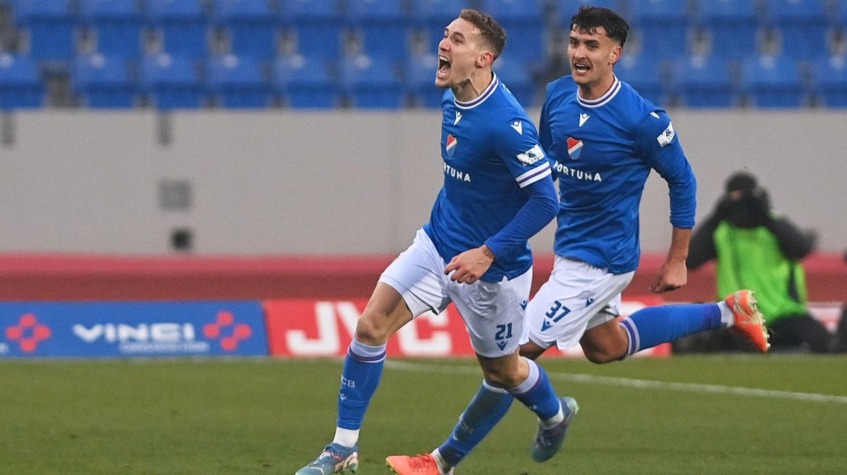 FOTBAL ONLINE: Euforie v Ostravě, Baník zvyšuje! Karviná i Hradec vedou. Chystá se Slavia 