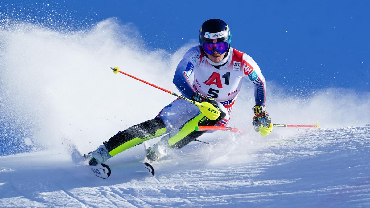 Nor McGrath vede slalom SP v Gurglu o 17 setin před dvojicí soupeřů