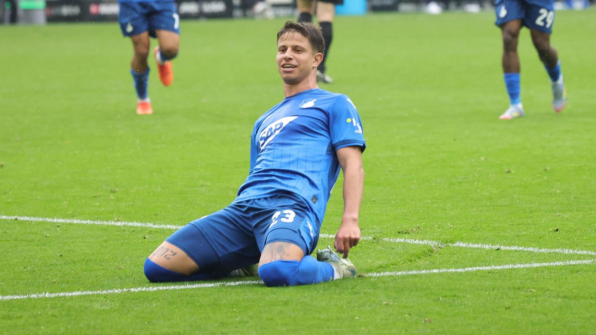 Hložek je opět mimo hru, zranil se na tréninku