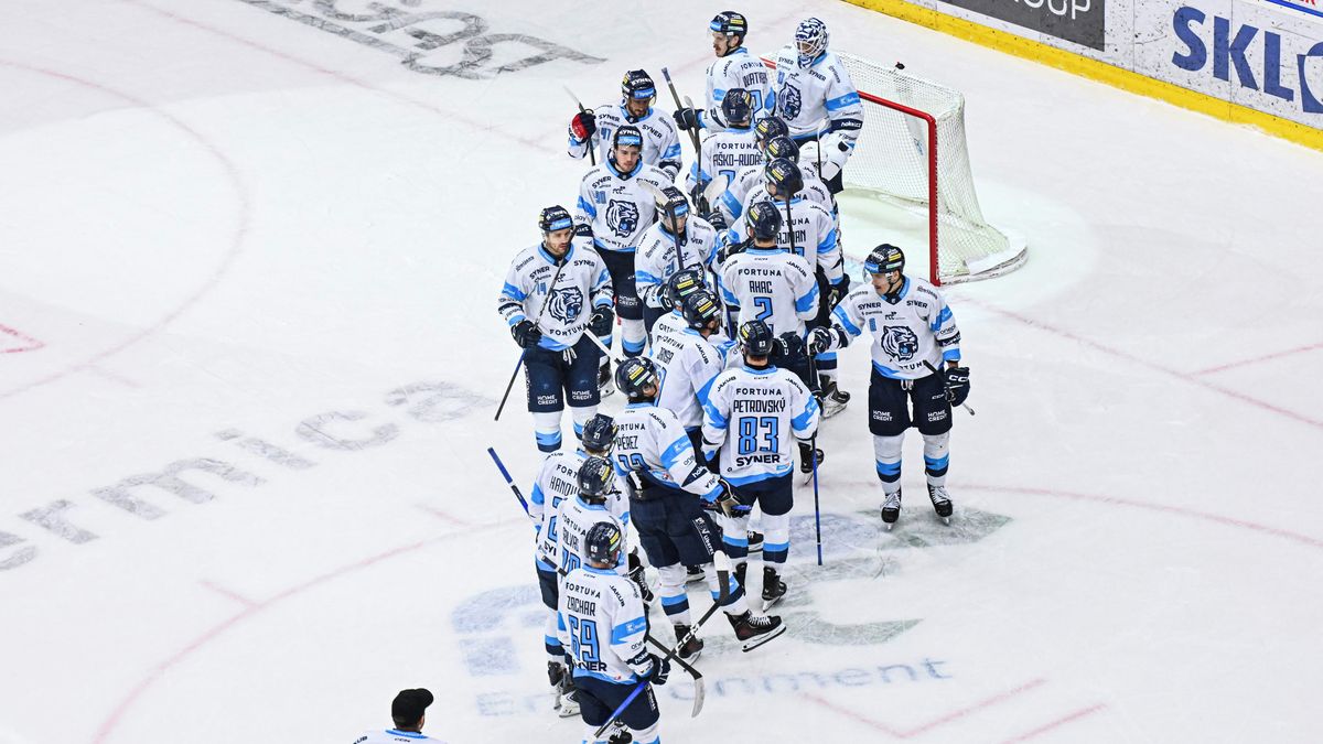 Pardubice naštvalo video. Průkazný materiál mám vyfocený tady v telefonu, rýpnul si Mlejnek
