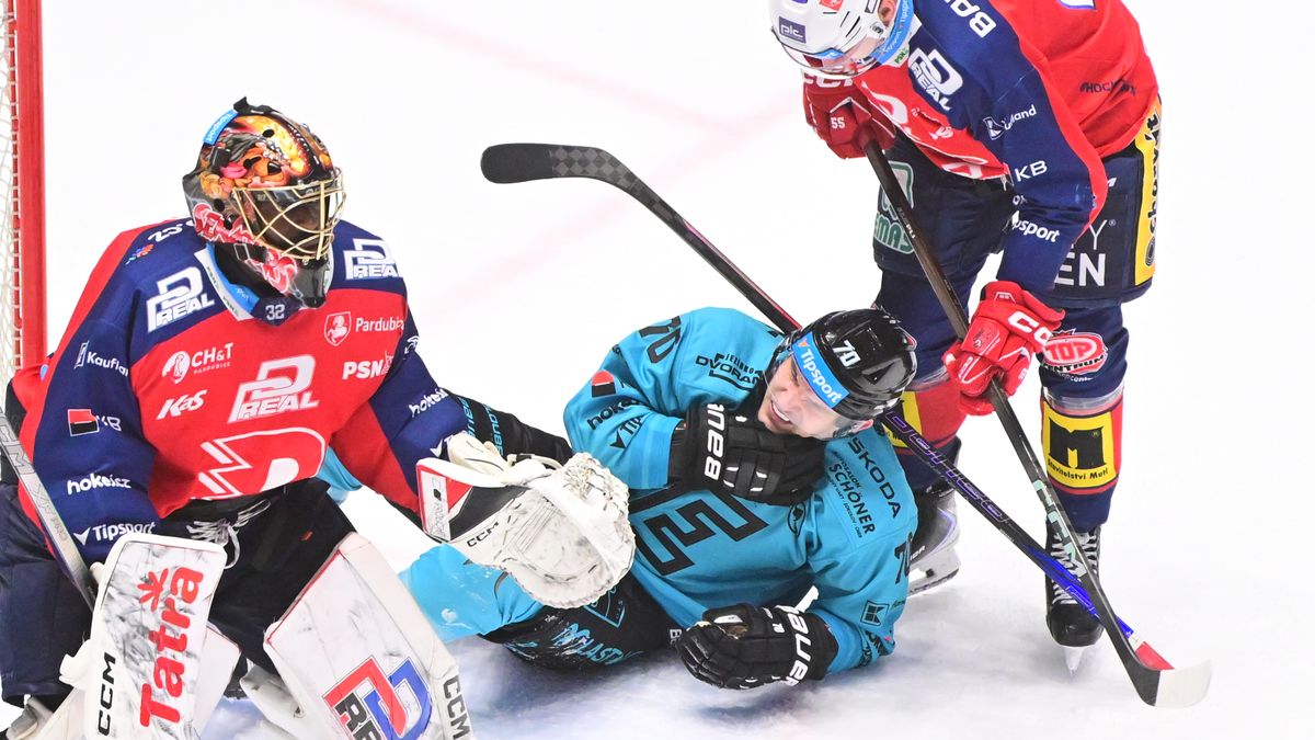 Pardubický Hájek stráví dva zápasy v civilu