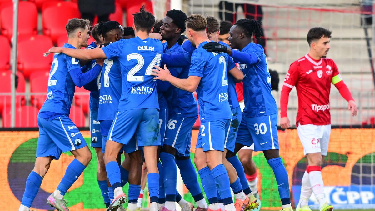 FOTBAL ONLINE: Sparta inkasovala! Liberec počtvrté udeřil, Baník prohrává