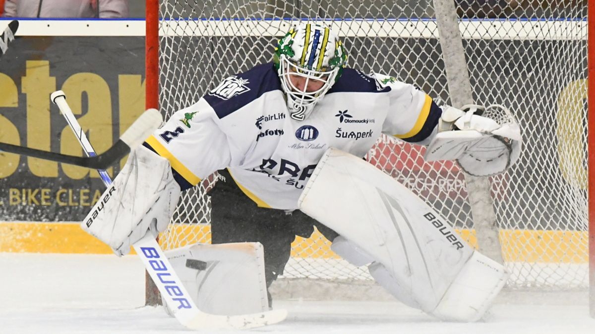 Gól roku. Brankář uzavřel šlágr ve Znojmě trefou přes celé kluziště