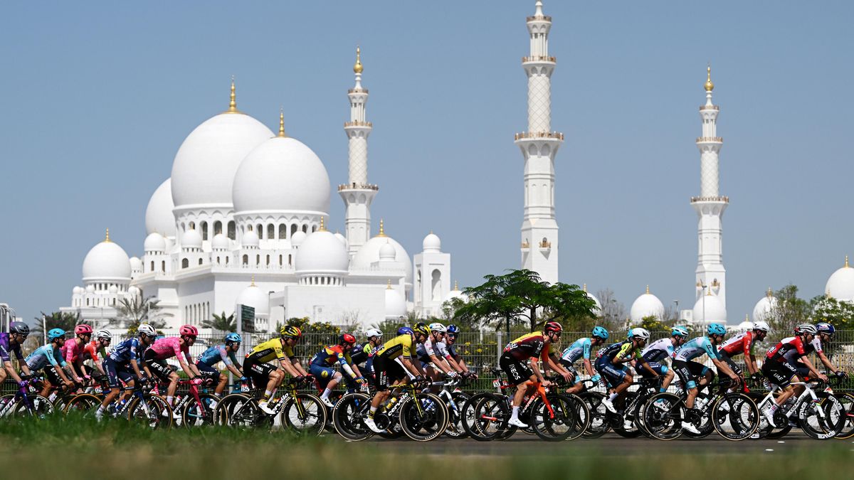 Na trati pro cyklistické MS v Abú Zabí nejspíš postaví umělý kopec
