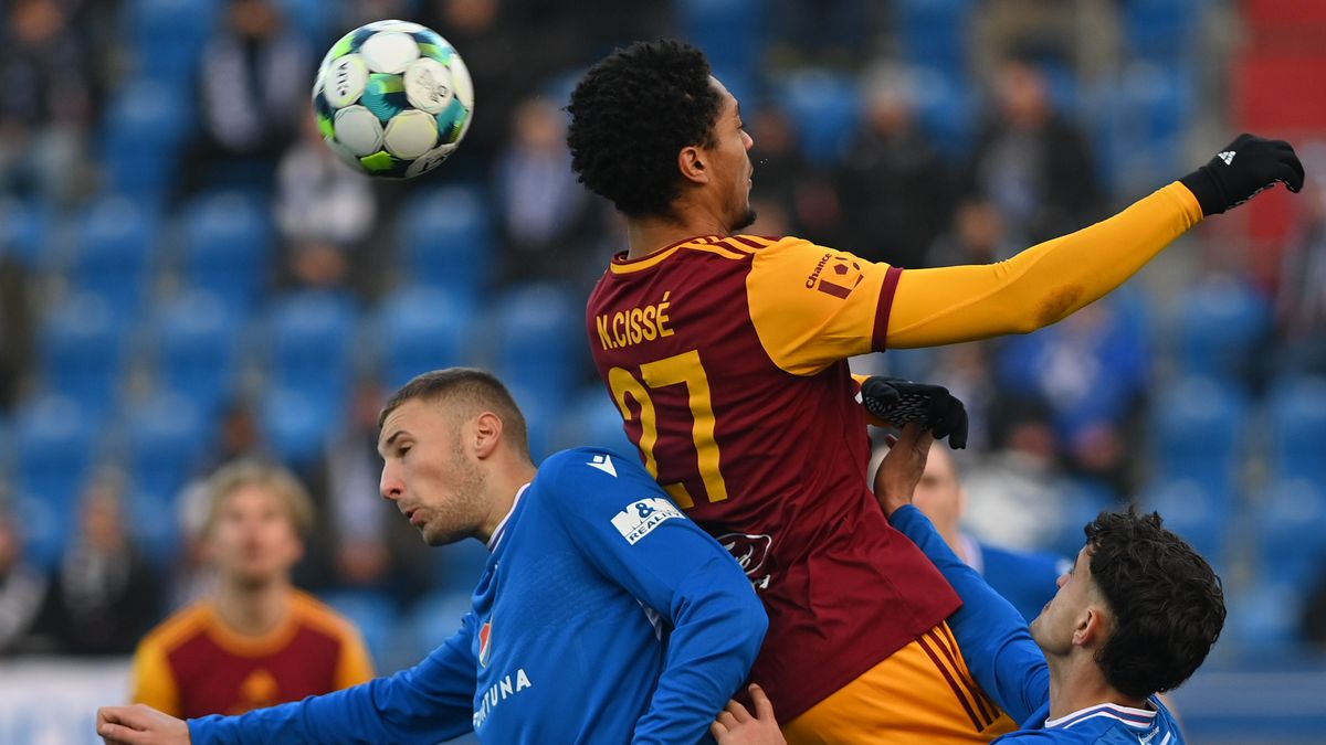 FOTBAL ONLINE: Euforie v Ostravě, Baník zvyšuje! Hradec hostí Jablonec. Chystá se Slavia 