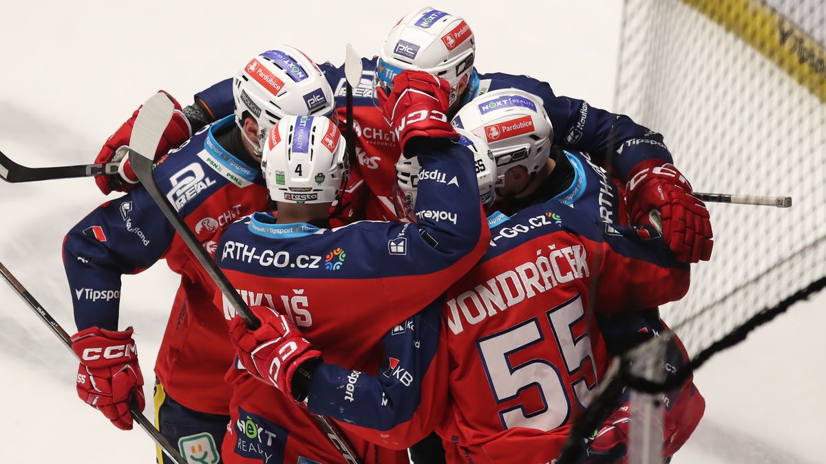 HOKEJ ONLINE: Přestřelka v Třinci, Pardubice srovnávají! Litvínov snižuje, Boleslav prohrává v O2 areně