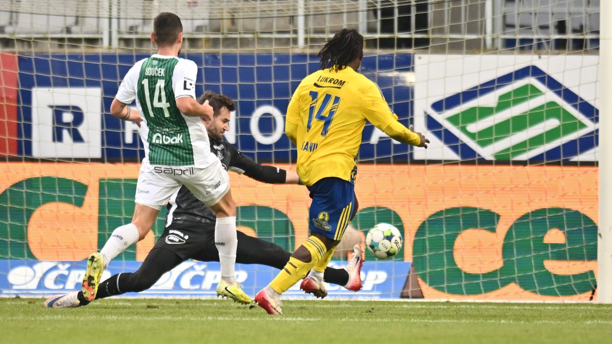 FOTBAL ONLINE: Drsná lekce pro Jablonec! Liberec má navrch, Dukla se trefila