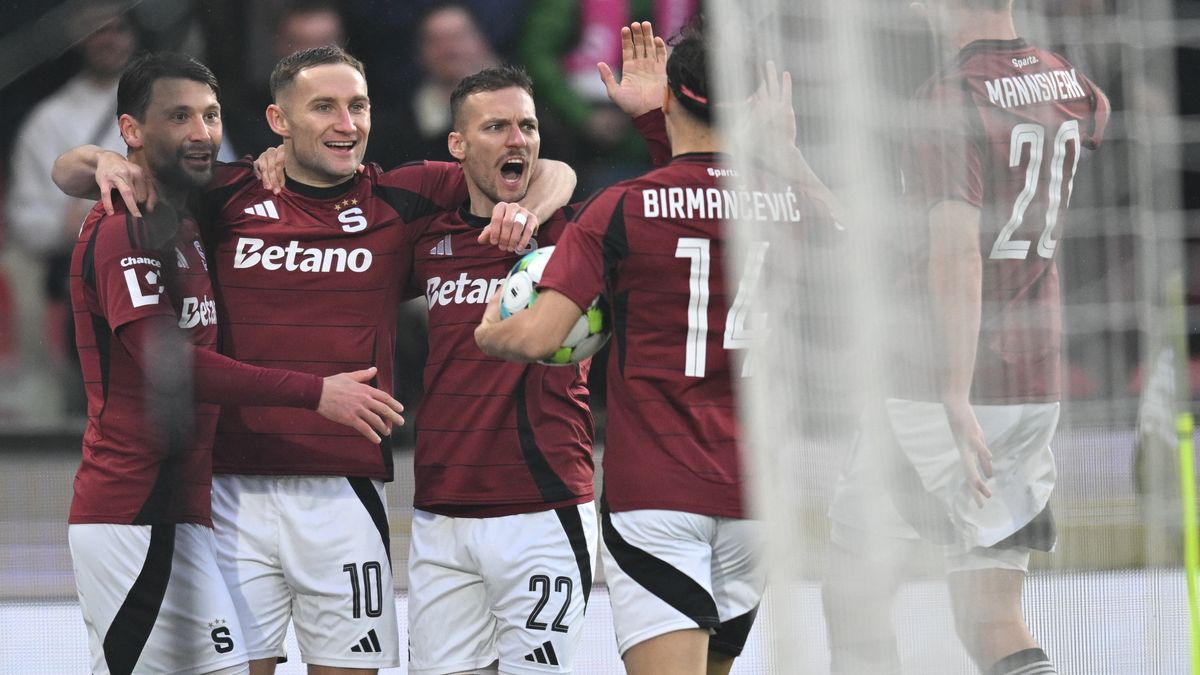 FOTBAL ONLINE: Letná bouří, Sparta se trefila, ale čas se jí krátí! Olomouc opět udeřila, Karviná schytala drsný výprask