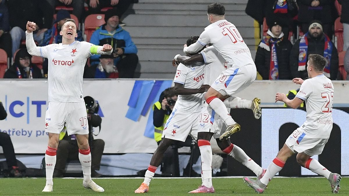 FOTBAL ONLINE: Další rána pro Plzeň, Slavia pevně vládne! Sparta znovu selhala, tři červené v Olomouci