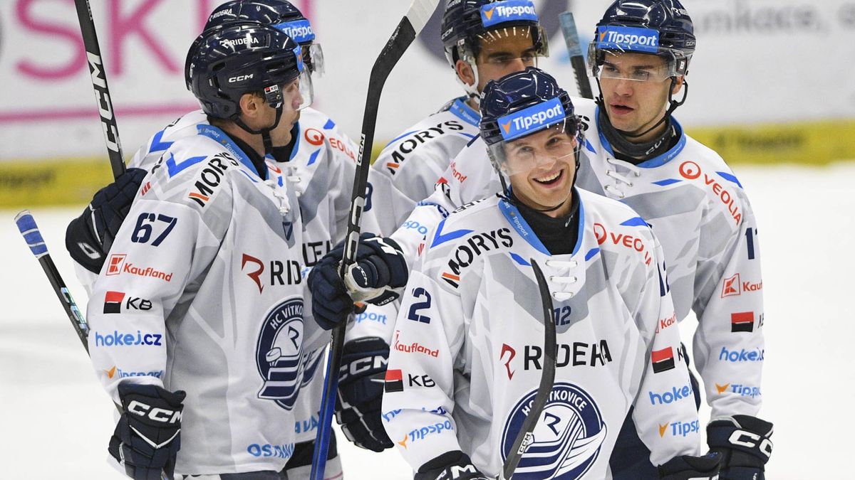 Posily se Vítkovicím povedly, vynikající je Kňažko, říká bývalý trenér Vladimír Vůjtek