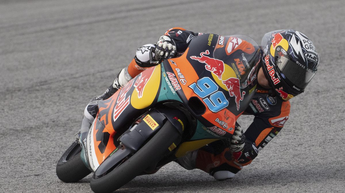 Srdeční zástava postihla po nehodě v Sepangu i šampiona Moto3 Ruedu