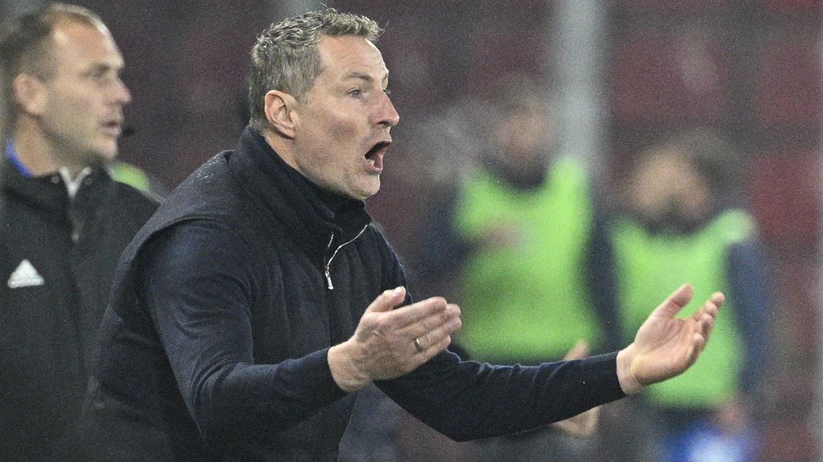 FOTBAL ONLINE: Sparta znovu ztratila! Tři červené v Olomouci, Karviná schytala drsný výprask. Chystá se šlágr v Plzni