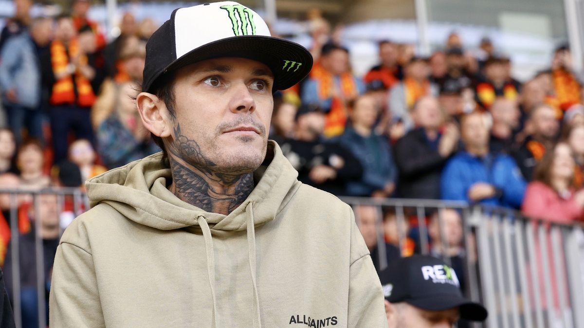 To je vtip? V elitním seriálu pojede i DJ, na Česko se nedostalo, padají silná slova