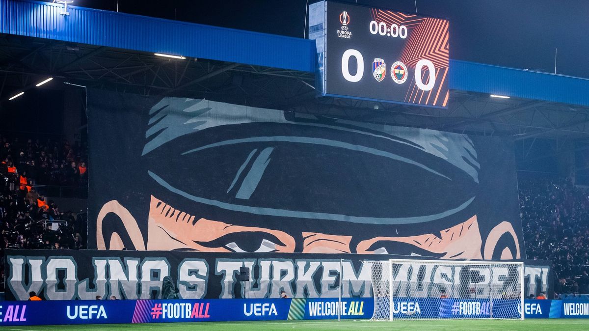 Skandál, rasismus! Turky rozzuřil plzeňský transparent, fanoušci běsní