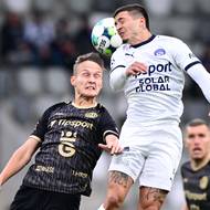 Hlavičkový souboj v zápase Hradce Králové s Mladou Boleslaví