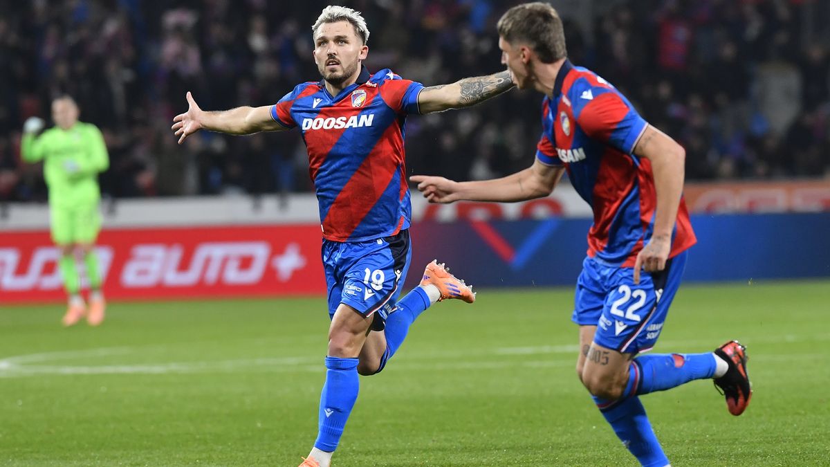 FOTBAL ONLINE: Plzeň v euforii, Viktoria proti Slavii udeřila! Sparta znovu selhala, tři červené v Olomouci