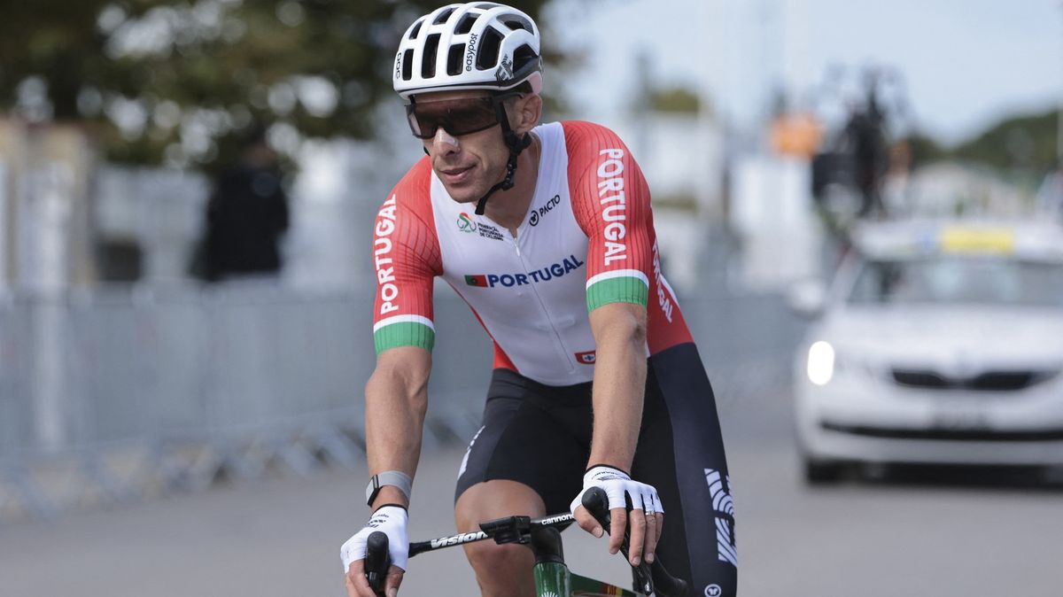 Bývalý světový šampion Costa ukončil kariéru