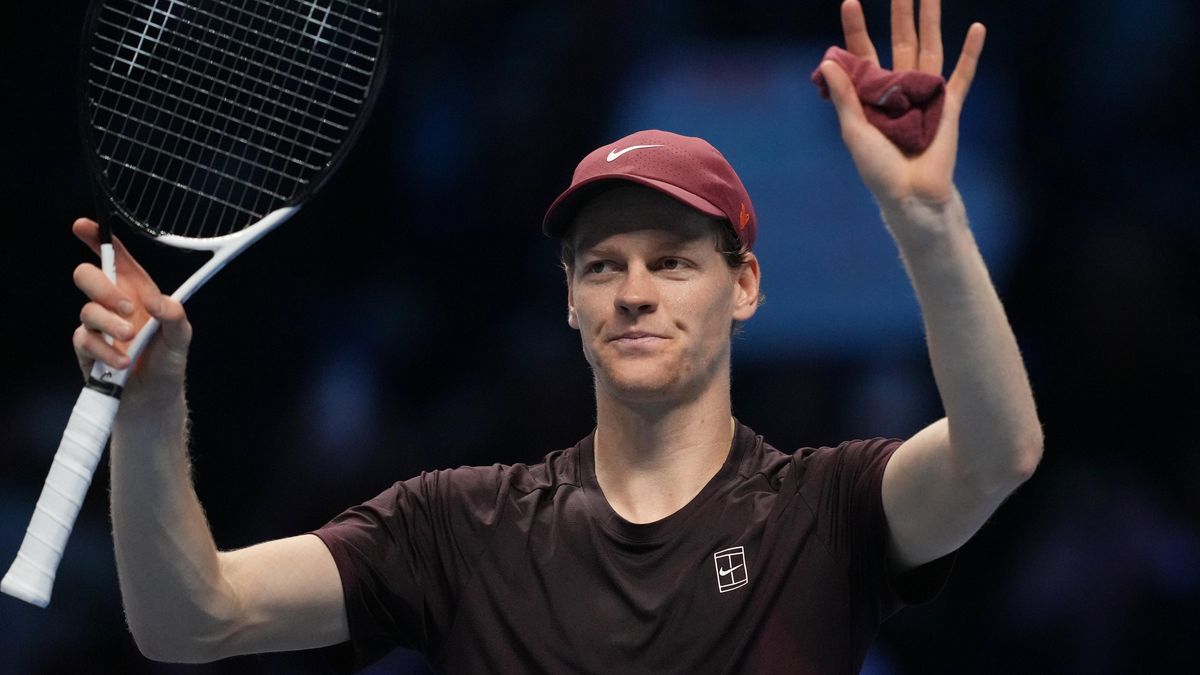Obhájce titulu Jannik Sinner si zahraje semifinále Turnaje mistrů