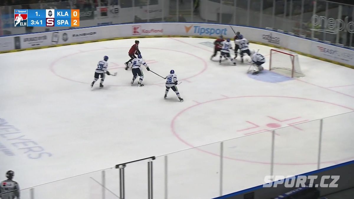 Chlapík potěšil malého fanouška: Ale kustod není nadšený. Nedvěd? Hlavně plácal po zádech