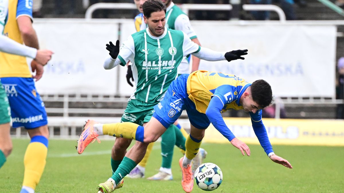 FOTBAL ONLINE: Bohemka bojuje s Teplicemi. Sparta se může přiblížit Slavii, chystá se i Plzeň