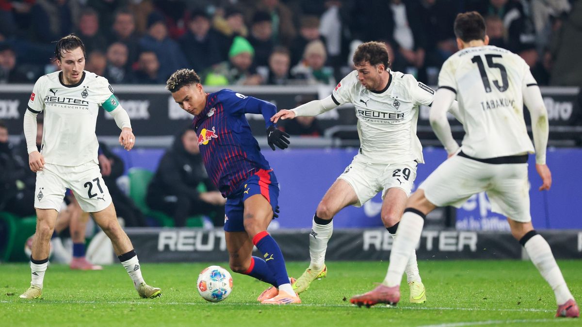 VAR odepřel Mönchengladbachu gól i penaltu