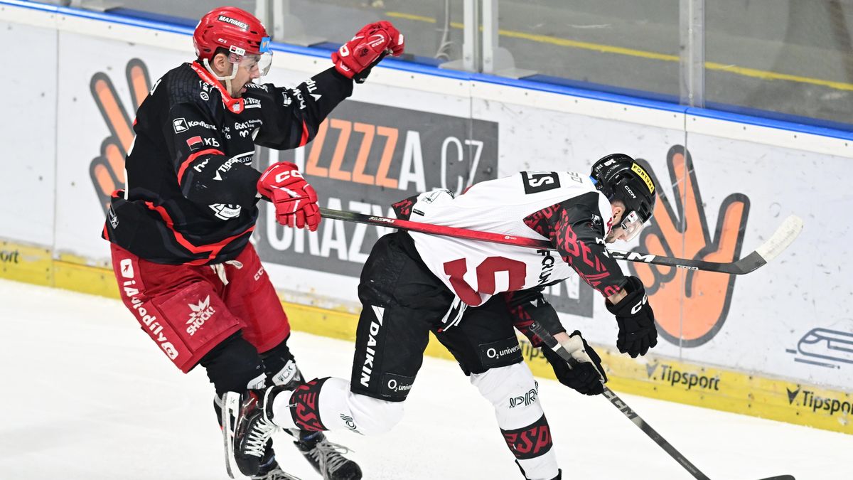 HOKEJ ONLINE: Hradec hostí ve šlágru Spartu, Brno skvěle začalo. Boleslav otáčí v Budějovicích