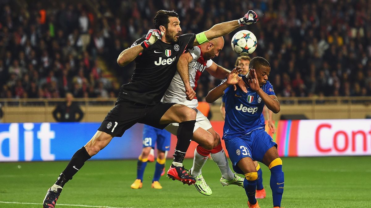 Na mladého Buffona pějí ódy, slavný otec ho ale rázně vrátil z výšin na zem