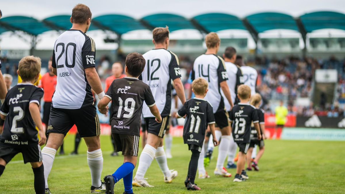 Pět fotbalistů Českých Budějovic prověřuje cizinecká policie kvůli vízům