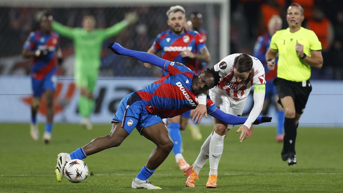 FOTBAL ONLINE: Plzeň proti Freiburgu zachránil brankář. Domácí jsou ale nebezpečnější