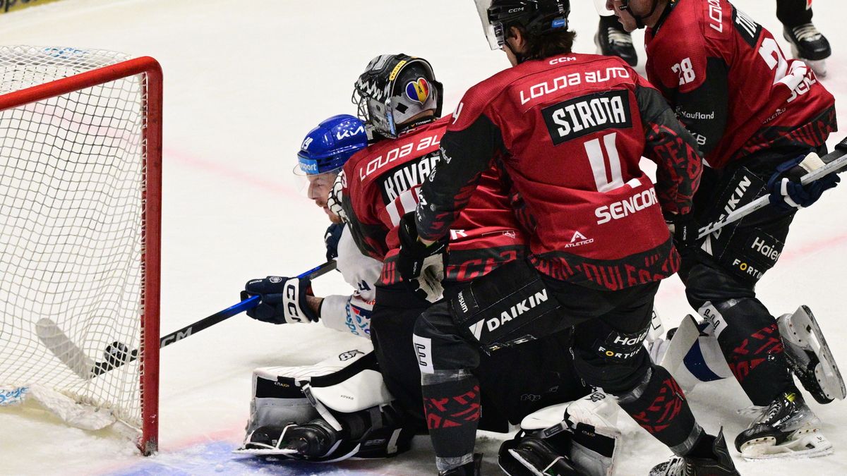 Sparta se veze na vlně, ale přišla o Kováře: O střídání si řekl sám. Gólmany měnilo i Kladno