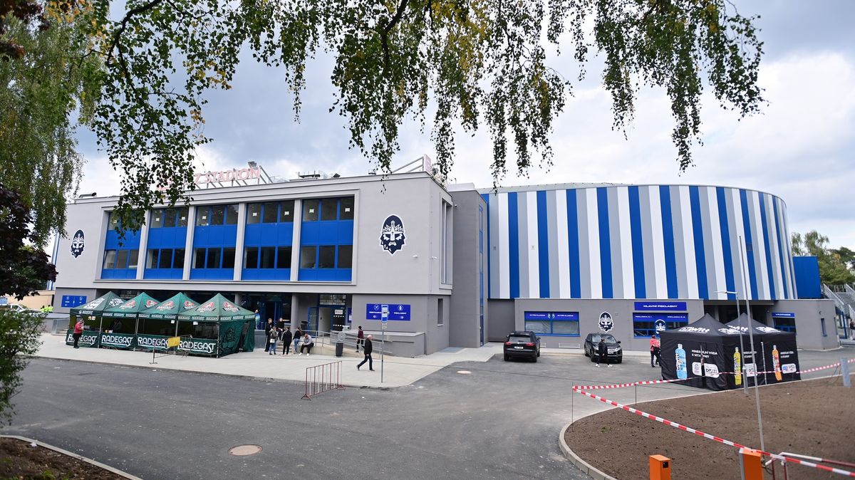 Internetem se šíří pikantní video, na zimáku Kladna běžel film pro dospělé. Rytíři dávají ruce pryč