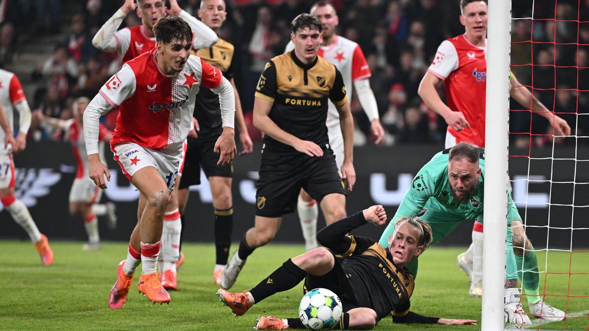 FOTBAL ONLINE: Gól Slavie neplatil, pak Baník zachránila tyč! Zlín šokoval Jablonec, Liberec dominoval