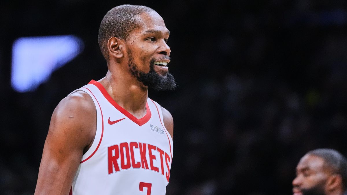 Durant zářil při jasné výhře Houstonu v NBA, Dallas v Mexiku podlehl Detroitu